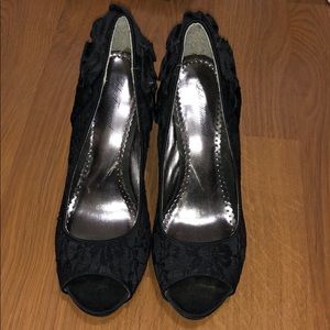 Lula Townsend Black Peep Toe Heel . Size 7.5